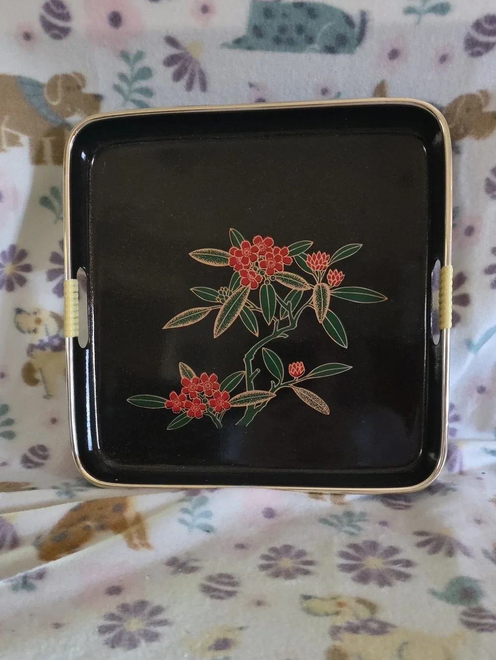 Vintage Japanese lacquerware nesting trays,